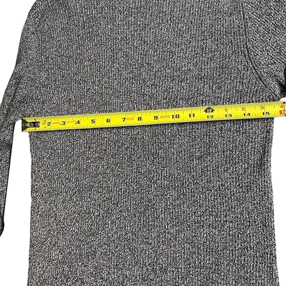 Reference Point Turtleneck in Black and Devon Cream Women's Large - Picture 7 of 12